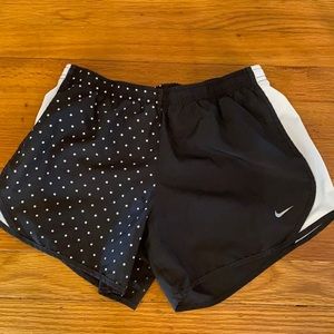 Nike Girl Short Black/White Size Large